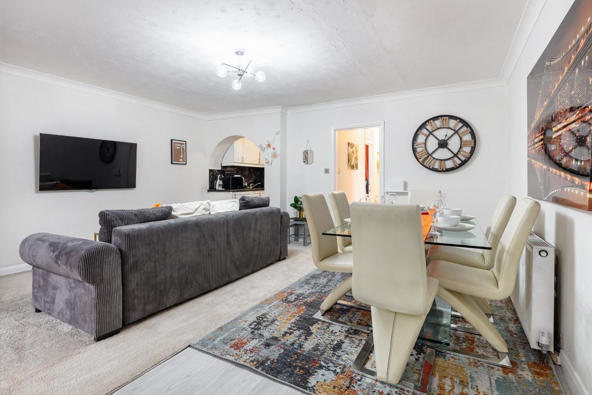 Fabulous Two Bed In Heart Of Chelsea -